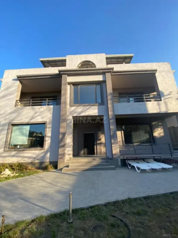 Satılır 6 otaqlı həyət evi 415 m²