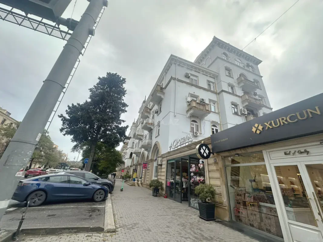 Kirayə verilir 3 otaqlı mənzil 140 m²