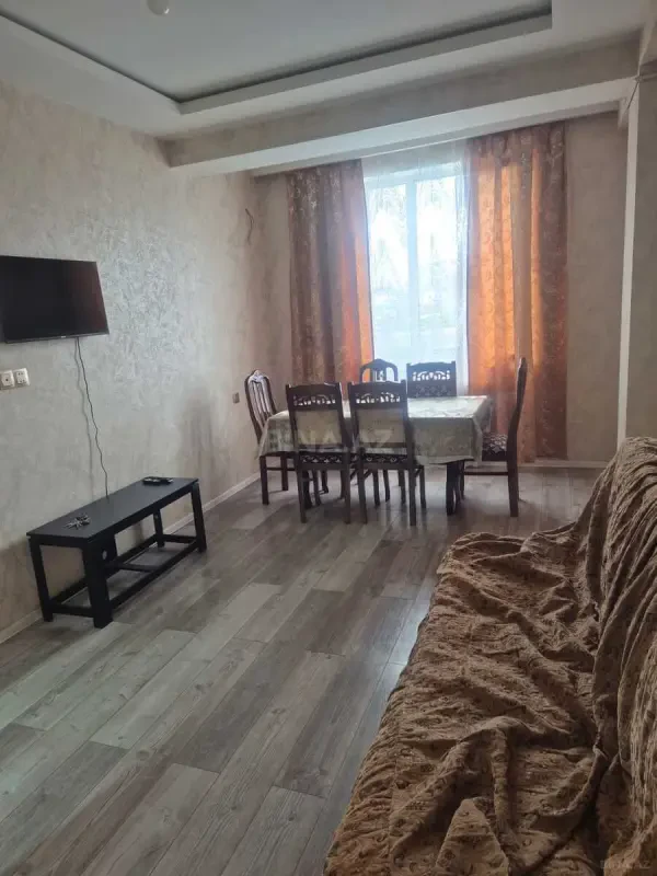 Kirayə verilir 2 otaqlı mənzil 56 m²