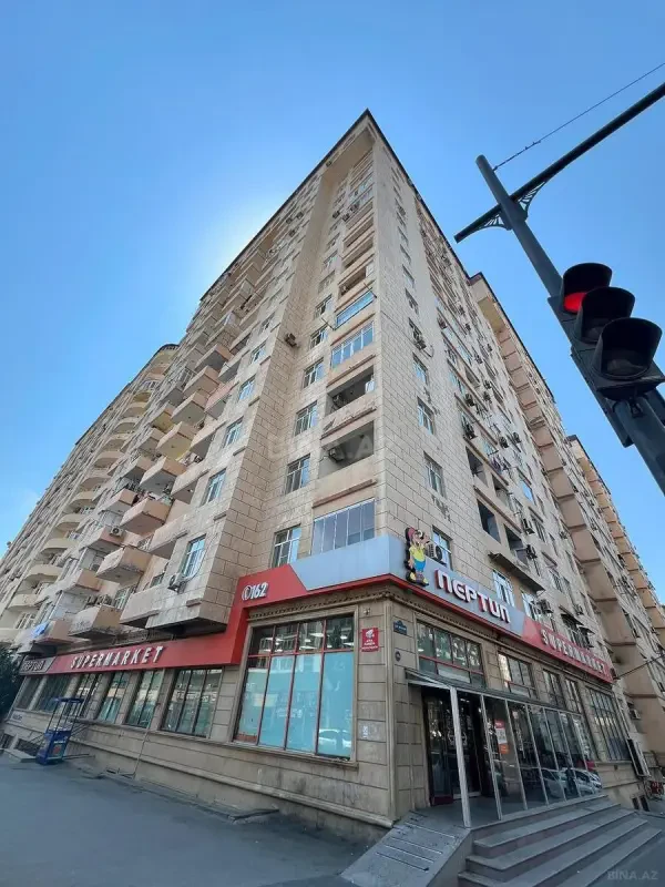 Satılır 3 otaqlı mənzil 105 m²