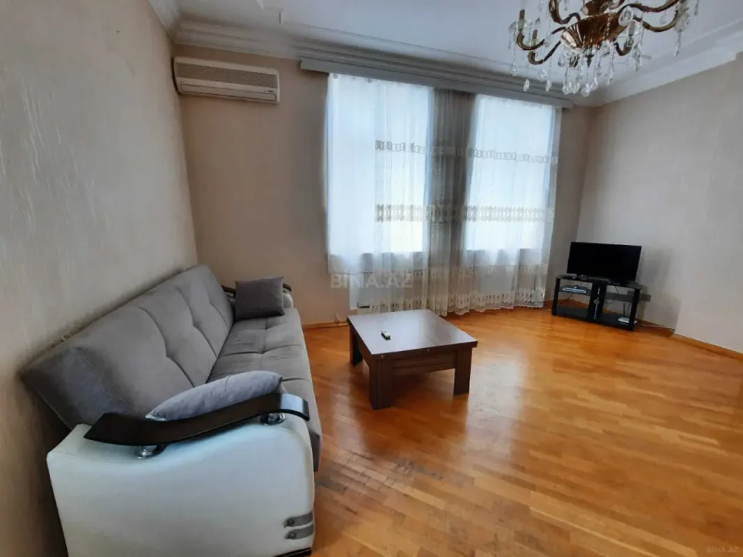 Kirayə verilir 2 otaqlı mənzil 92 m²
