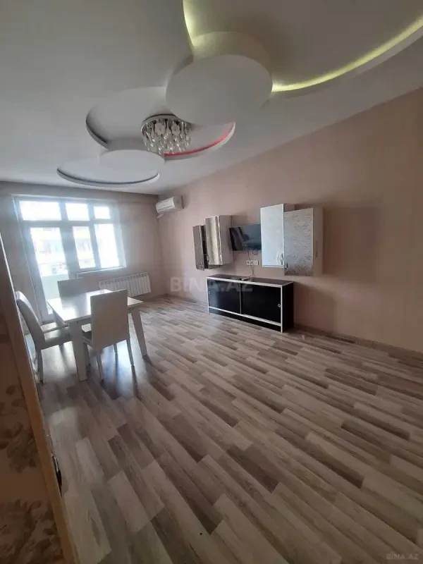 Kirayə verilir 2 otaqlı mənzil 85 m²