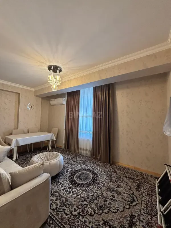Kirayə verilir 2 otaqlı mənzil 80 m²