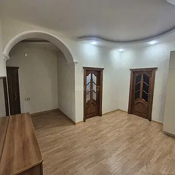 Kirayə verilir 3 otaqlı mənzil 125 m² — Bakı, Memar Əcəmi yanı 3 otaq 125.00 m²