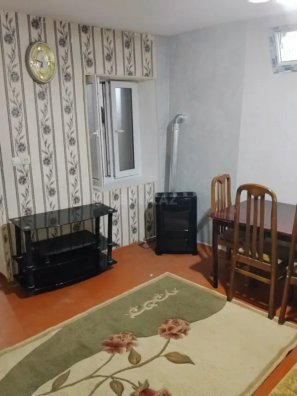Kirayə verilir 2 otaqlı həyət evi 65 m²
