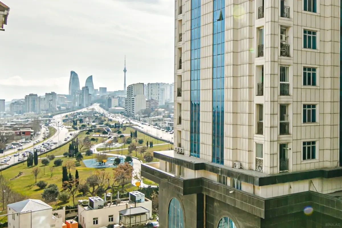 Satılır 3 otaqlı mənzil 120 m²