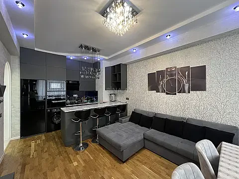 Satılır 3 otaqlı mənzil 70 m² — Bakı, Yeni Günəşli 3 otaq 70.00 m²