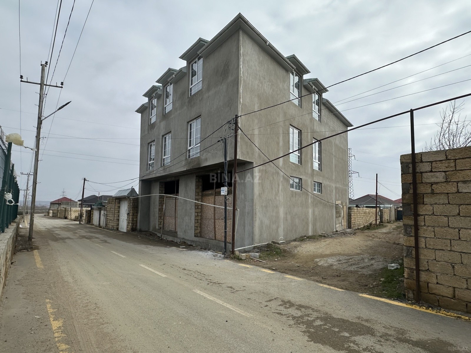 Kirayə verilir obyekt 220 m²