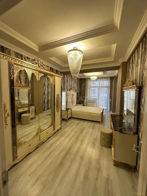 Kirayə verilir 2 otaqlı mənzil 78 m²