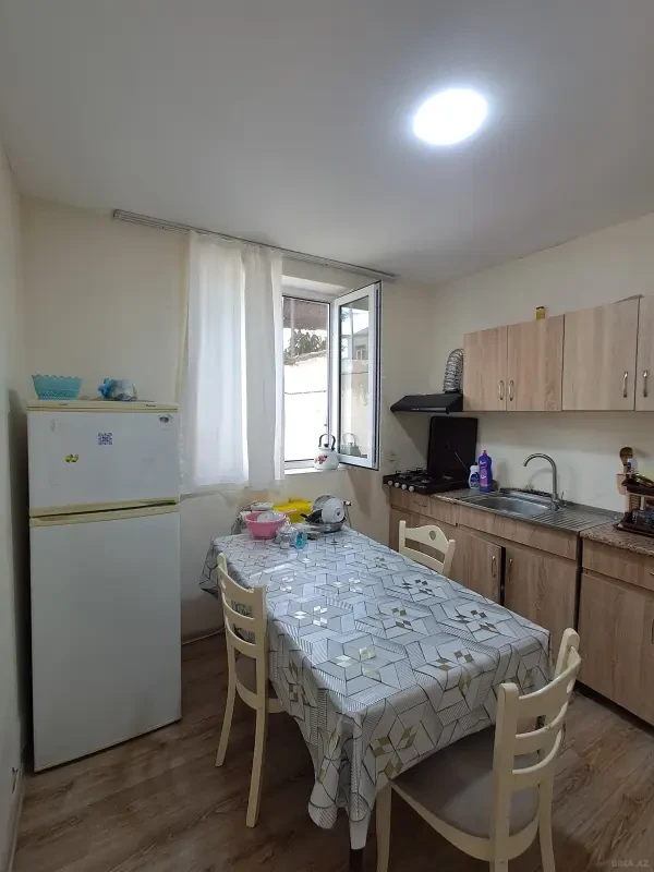 Satılır 5 otaqlı həyət evi 175 m²