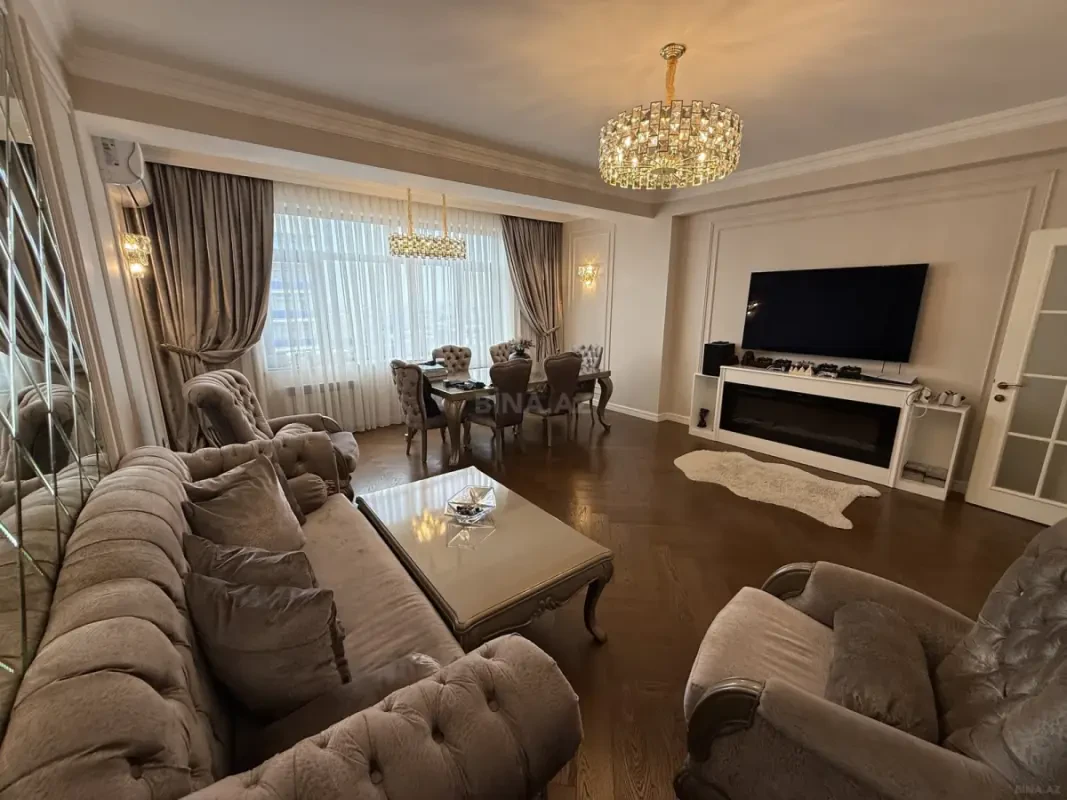 Satılır 4 otaqlı mənzil 140 m²