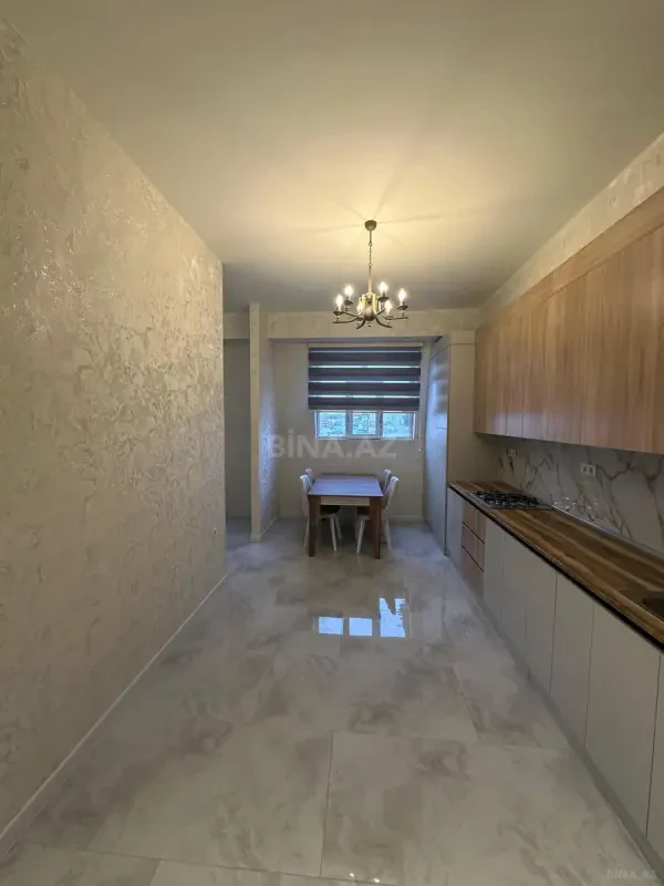 Kirayə verilir 4 otaqlı mənzil 140 m²