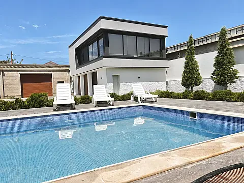 Kirayə verilir 2 otaqlı həyət evi 200 m² — Bakı, Novxanı 2 otaq 200.00 m²