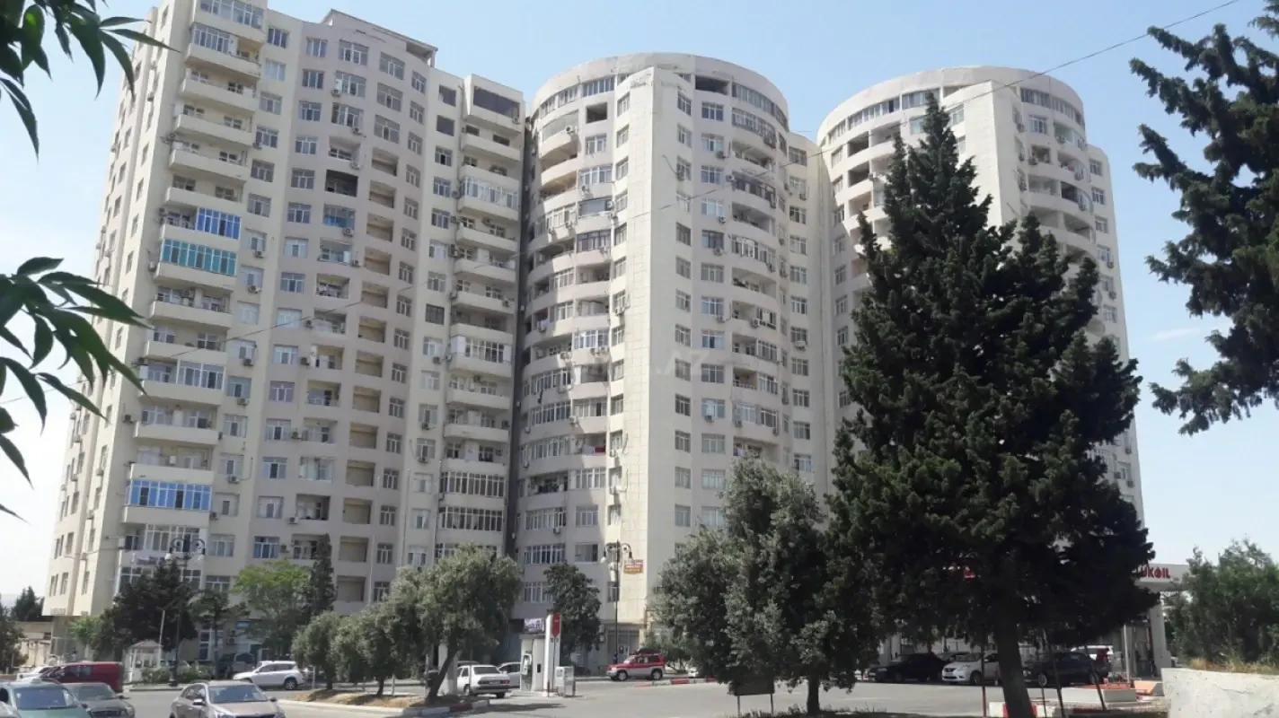 Satılır 2 otaqlı mənzil 88 m²
