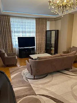 Kirayə verilir 3 otaqlı mənzil 170 m² — Bakı 3 otaq 170.00 m²