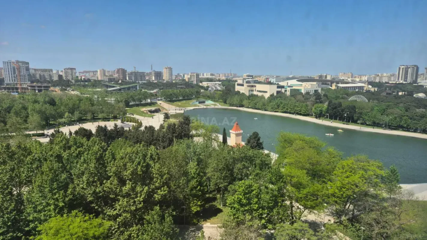Satılır 3 otaqlı mənzil 128 m²