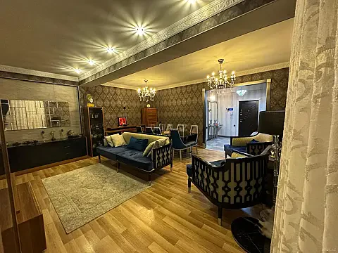 Satılır 3 otaqlı mənzil 120 m² — Bakı, İnşaatçılar 3 otaq 120.00 m²