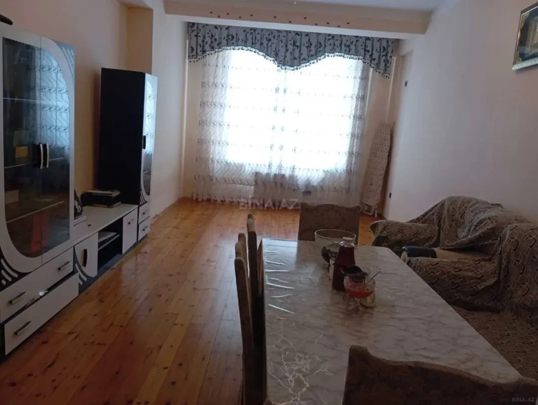 Kirayə verilir 2 otaqlı mənzil 86 m²