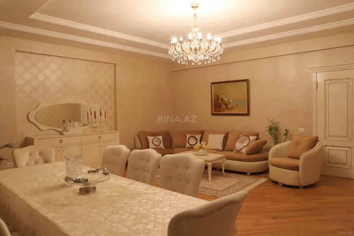 Satılır 3 otaqlı mənzil 170 m²
