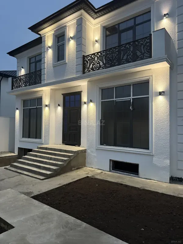 Satılır 7 otaqlı həyət evi 395 m²