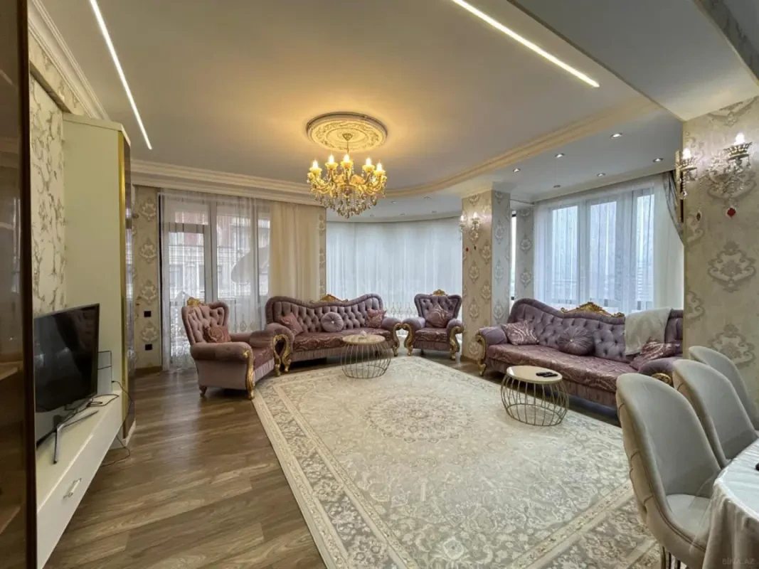 Satılır 3 otaqlı mənzil 142 m²