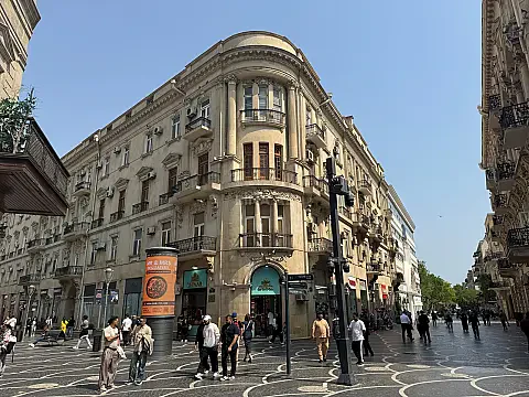 Satılır 5 otaqlı mənzil 200 m² — Bakı, Sahil qəs. 5 otaq 200.00 m²