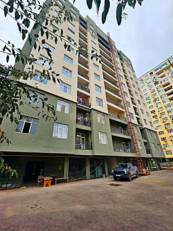 Satılır 2 otaqlı mənzil 82 m²