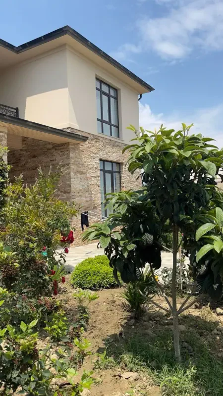 Kirayə verilir 4 otaqlı həyət evi 500 m²