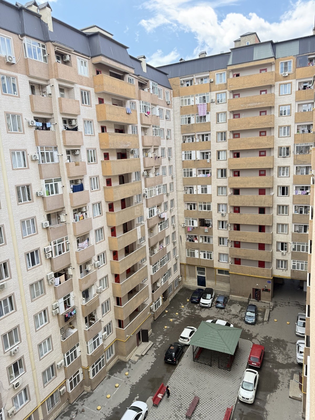 Kirayə verilir 2 otaqlı mənzil 67 m²