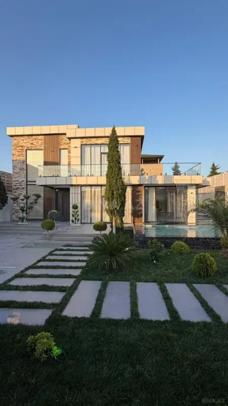 Satılır 5 otaqlı həyət evi 400 m²