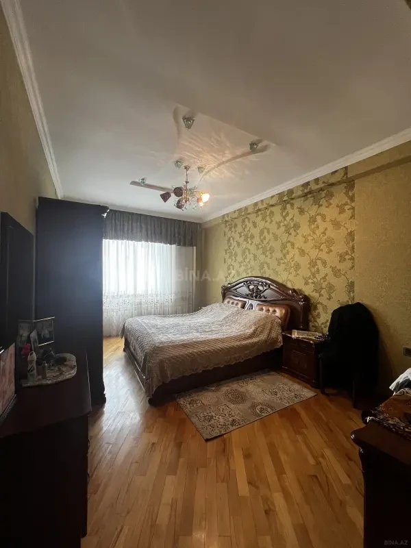 Satılır 3 otaqlı mənzil 115 m²
