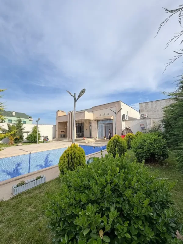 Kirayə verilir 4 otaqlı həyət evi 300 m²