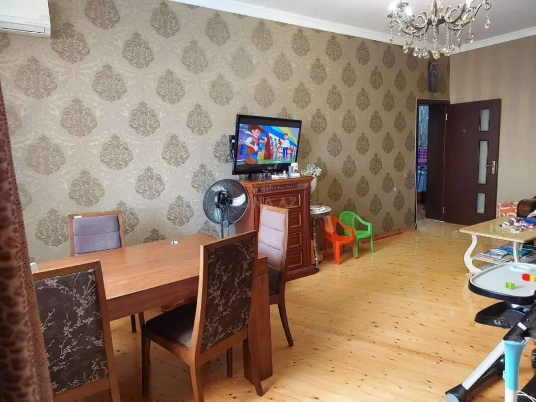 Kirayə verilir 2 otaqlı mənzil 70 m²