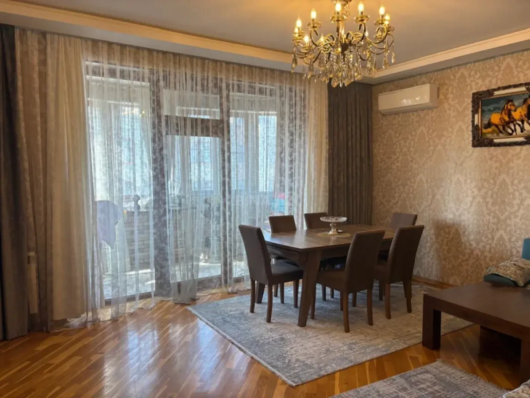 Satılır 3 otaqlı mənzil 106 m²