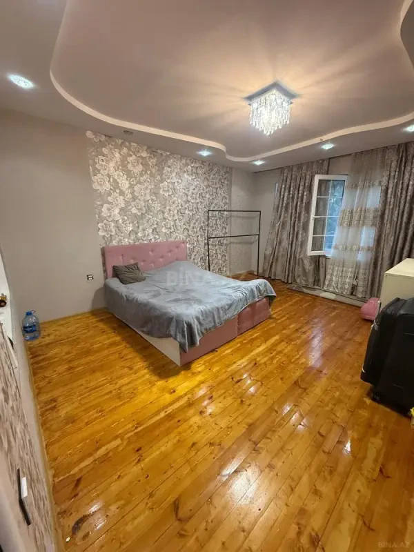 Kirayə verilir 4 otaqlı mənzil 130 m²