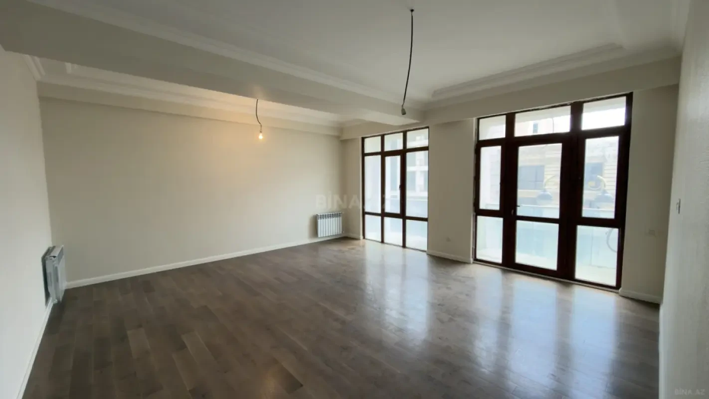 Satılır 3 otaqlı mənzil 129 m²