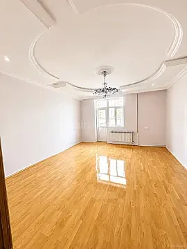Satılır 3 otaqlı mənzil 130 m² — Bakı, İnşaatçılar 3 otaq 130.00 m²