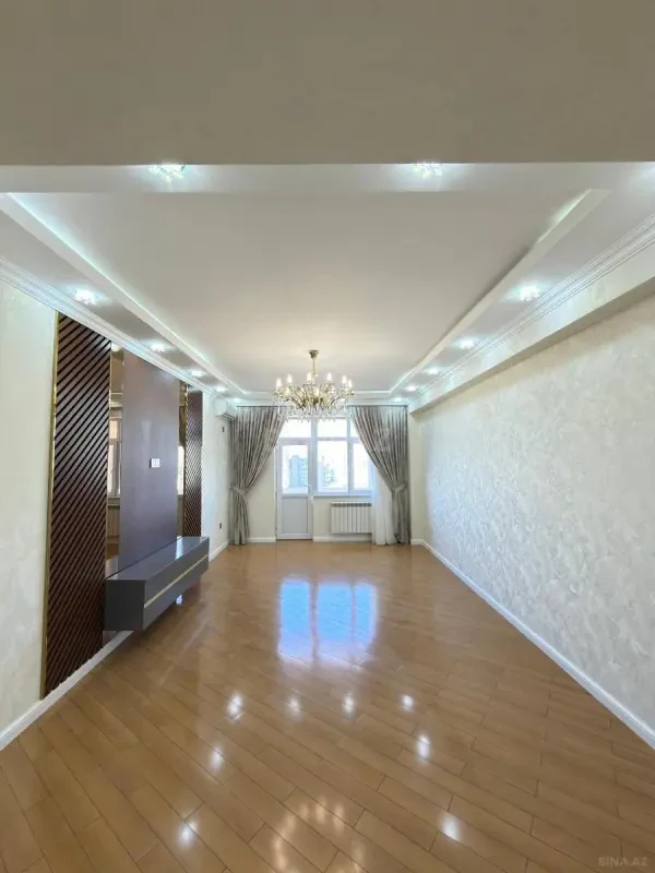 Satılır 3 otaqlı mənzil 134 m²