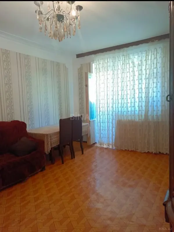 Satılır 4 otaqlı mənzil 100 m²