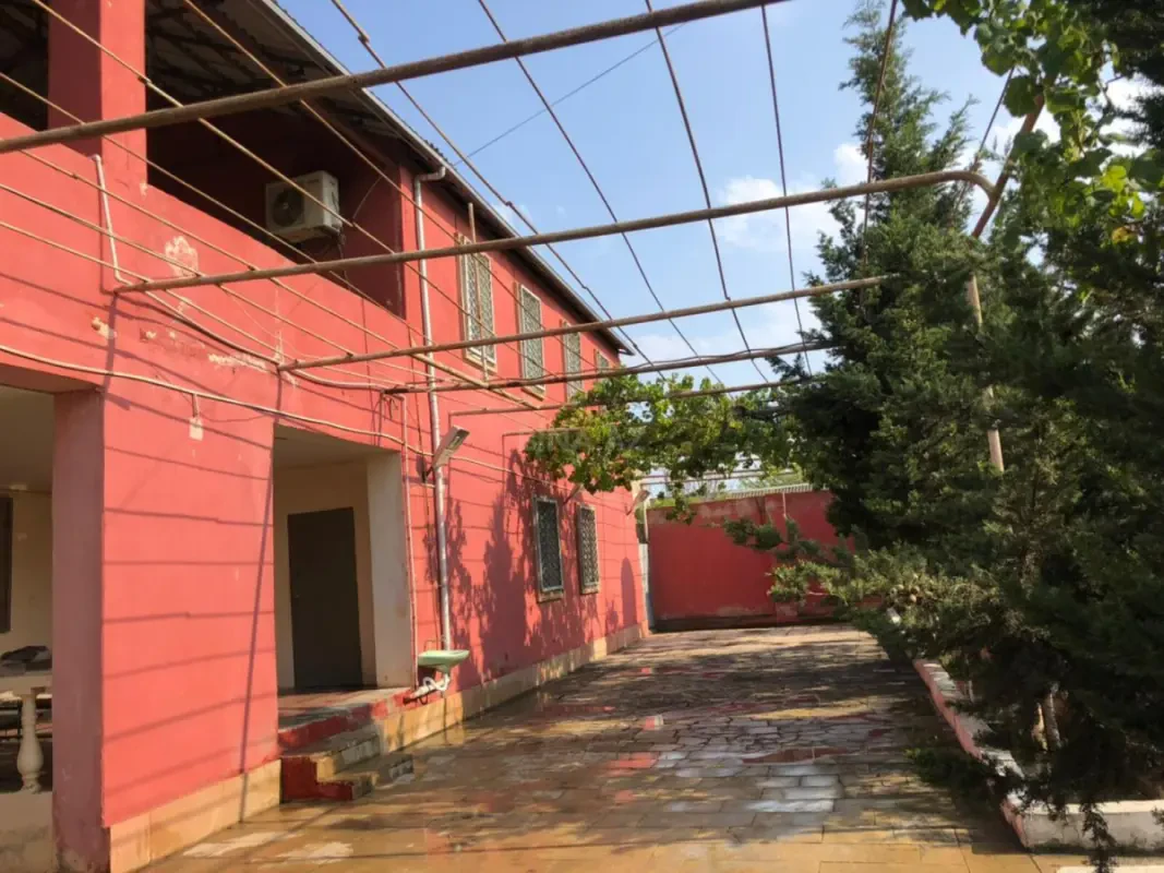 Satılır 6 otaqlı həyət evi 250 m²