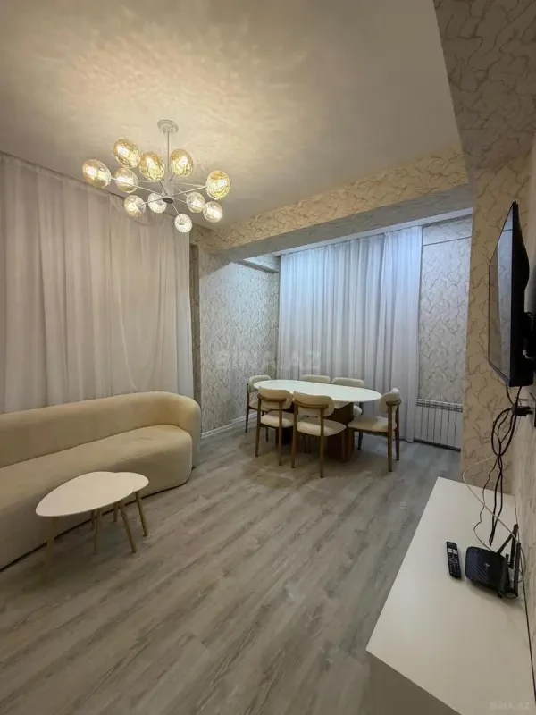 Kirayə verilir 2 otaqlı mənzil 65 m²
