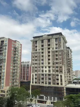 Satılır 4 otaqlı mənzil 130 m² — Bakı 4 otaq 130.00 m²