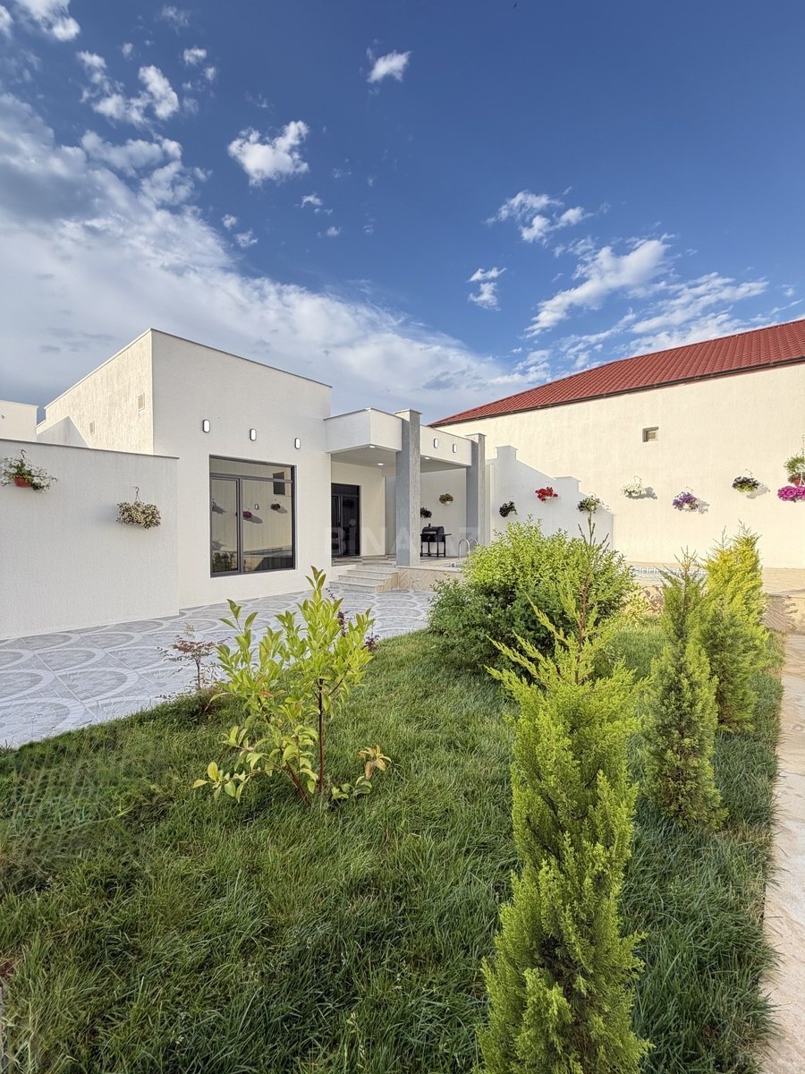 Satılır 4 otaqlı həyət evi 140 m²