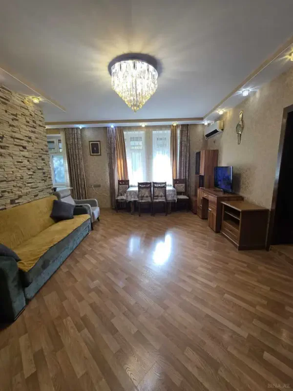 Kirayə verilir 4 otaqlı mənzil 120 m²
