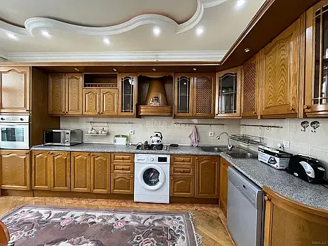 Kirayə verilir 2 otaqlı mənzil 100 m² — Bakı, Nizami 2 otaq 100.00 m²