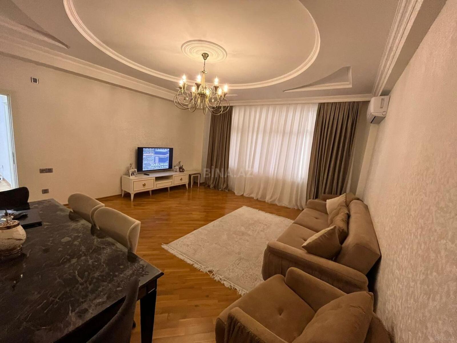Satılır 3 otaqlı mənzil 120 m²