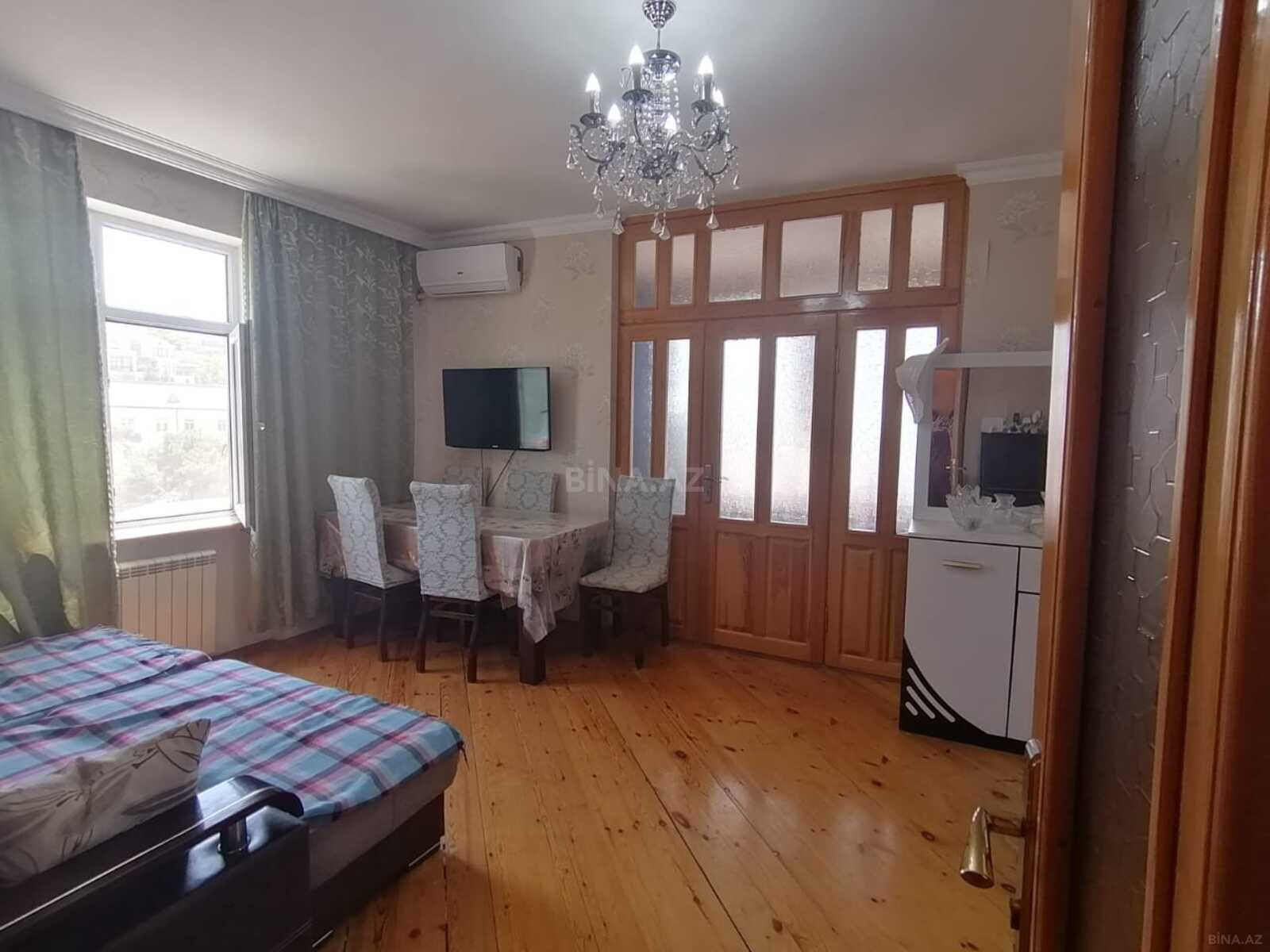 Satılır 2 otaqlı mənzil 60 m²