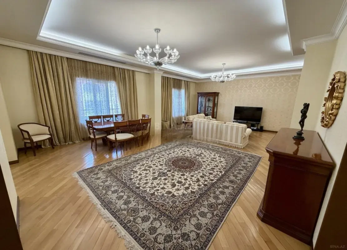 Satılır 5 otaqlı mənzil 390 m²