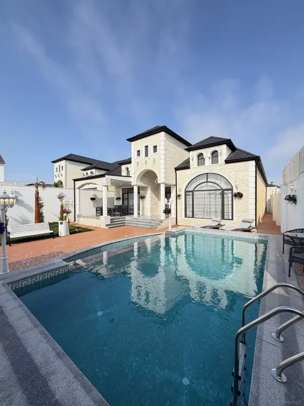 Satılır 5 otaqlı həyət evi 250 m²