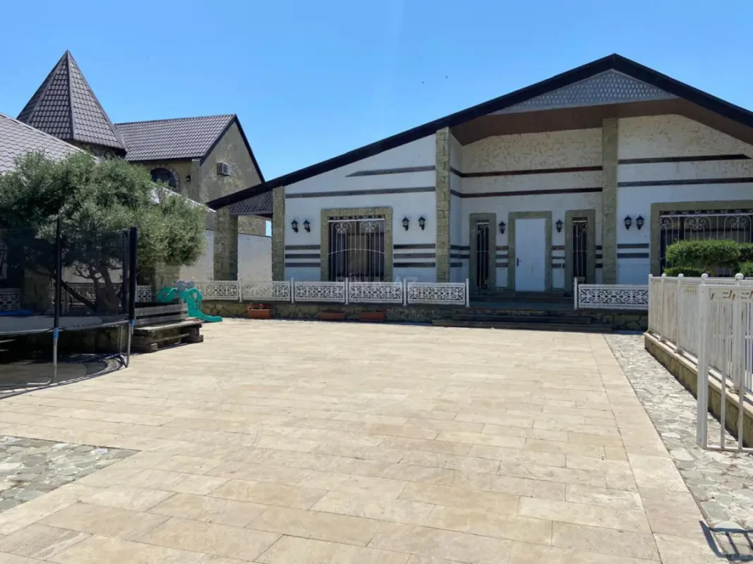 Kirayə verilir 4 otaqlı həyət evi 240 m²